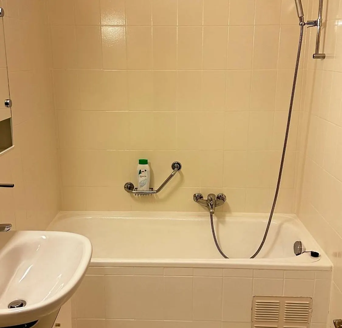 Qdb Geneve Hyper Centre Hotel Guest house
